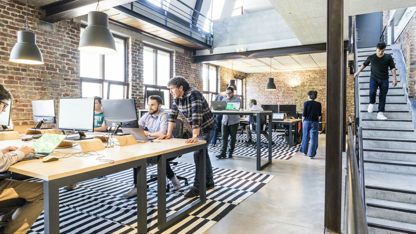 Records Management vs Document Management: What Is the Difference?